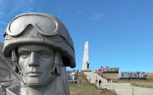 На Саур-Могилу в годовщину освобождения Донбасса доставили мощи Дмитрия Донского