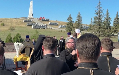 На Саур‑Могиле почтили память в годовщину освобождения Донбасса