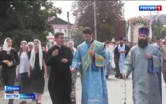 В Моздоке начался ежегодный многодневный крестный ход с чудотворным Моздокским образом Пресвятой Богородицы — одной из особо почитаемых святынь Осетии