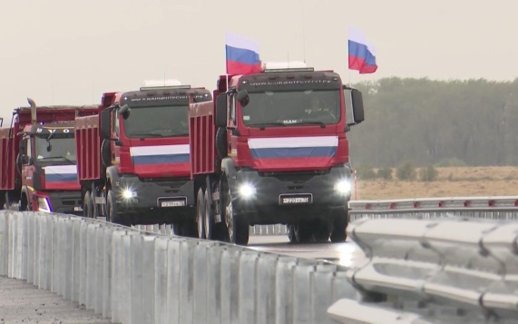 В Свердловской области открыли новый путепровод на трассе Екатеринбург - Курган