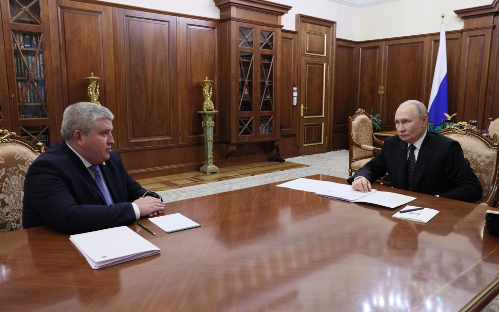 Владимир Путин провел рабочую встречу с губернатором Новгородской области Александром Дроновым
