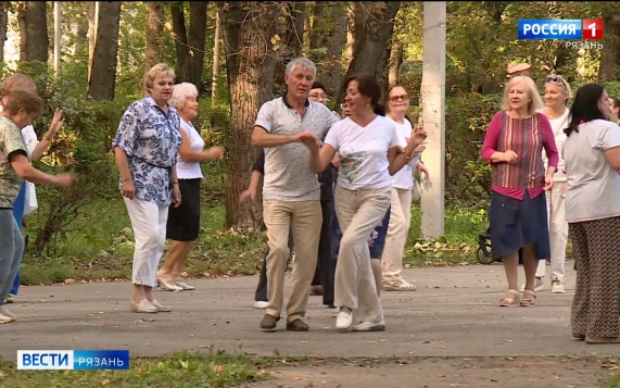 Финальные аккорды летнего сезона прозвучали в парке имени Гагарина