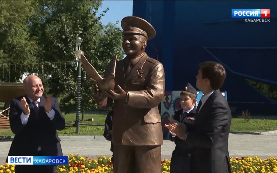 Проезд Гагаринский и памятник Первому космонавту планеты открыли в Хабаровске