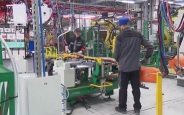 Завод "Москвич" запустил массовое производство электромобилей "Атом"