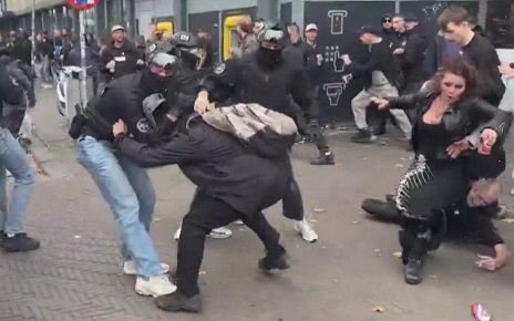 Беспорядки в Гааге: митингующие требуют ужесточить правила для просителей убежища