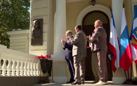 В Крыму отмечают 90 лет со дня рождения Юрия Лужкова