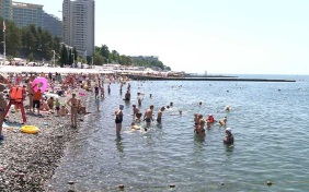 В Сочи продолжается купальный сезон