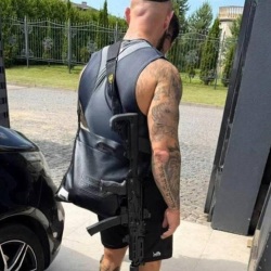 Держал в заложниках и ранил: о происшествии в доме Джигана