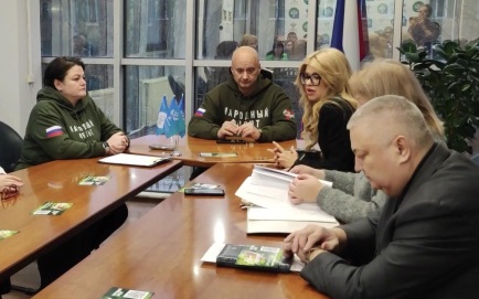 Народный фронт запустил акцию "Час для Победы!" для отправки техники на передовую