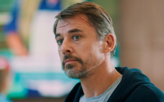 Сегодня вечером на нашем канале премьера новых серий медицинской драмы "Доктор Краснов"