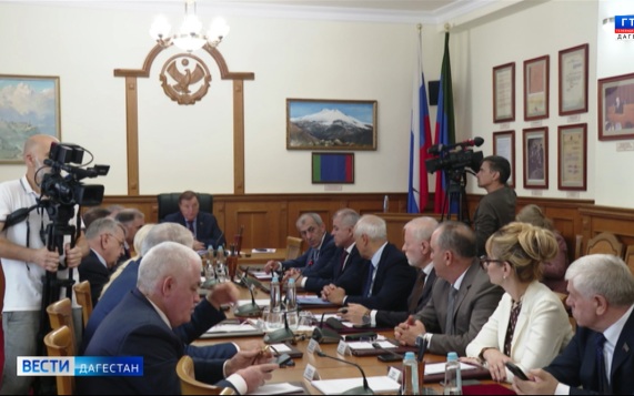 В Народном собрании сегодня подвели итоги 5-летней деятельности парламента региона