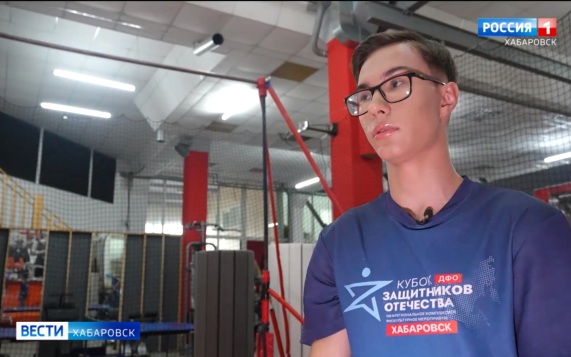 «Иду на риск»: семнадцатилетний хабаровчанин намерен поставить необычный мировой рекорд на турнике