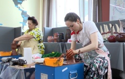 Деревенские истории в вышивке и керамике: в Благовещенске пройдёт выставка мастеров