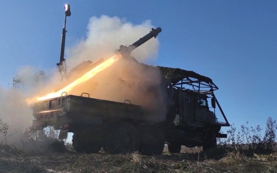Ракетный комплекс "Изделие 347" с возможностью донаведения на цель применили на учениях на Урале