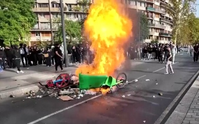 Протесты старшеклассников во Франции перерастают в беспорядки, тысячи задержанных