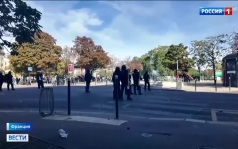 Протесты старшеклассников во Франции: сотни школ закрыты из-за беспорядков
