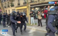 В Франции более тысячи школьников пострадали во время протестов за улучшение образования