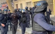 Во Франции тысячи школьников пострадали в протестах за улучшение образования