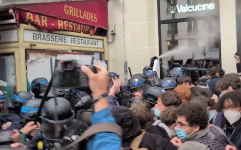 Премьер Франции признал обоснованность протестов школьников