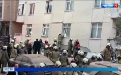 Обрушение дома в Стамбуле, нашествие гигантских мотыльков в Сиднее,
