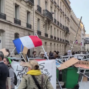 Власти не могут успокоить протесты лицеистов
