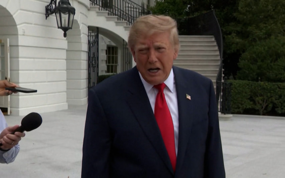 Зеленский под давлением: Трамп и Песков критикуют подход к прекращению войны