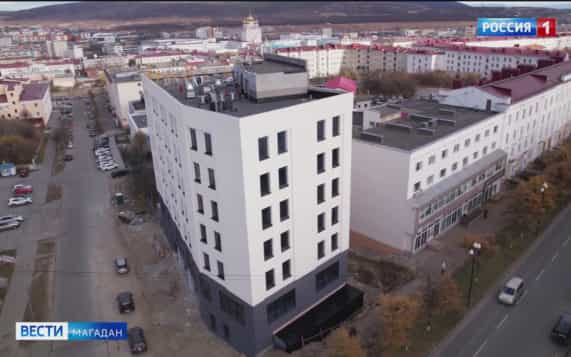 Ограда больше не прячет будущую гостиницу в центре Магадана