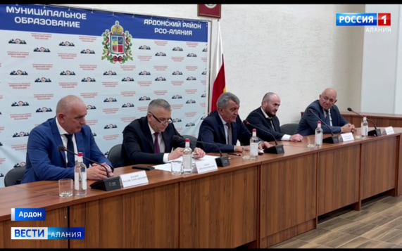 Сергей Меняйло провел встречу с жителями Ардонского района