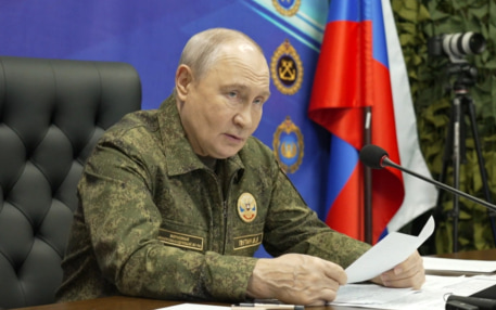 Президент приказал продолжить удары по объектам ВПК и логистическим центрам противника