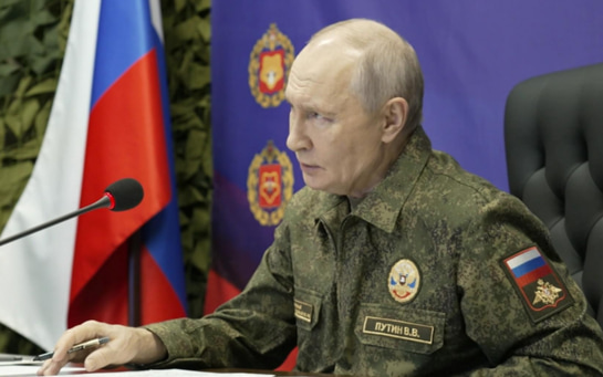 Reuters обратил внимание на военную форму Путина, а Синьхуа отметило успехи российской армии