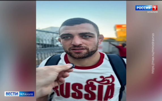 Арслан Багаев – в финале первенства мира по вольной борьбе, Андрей Бестаев поборется в утешительном раунде