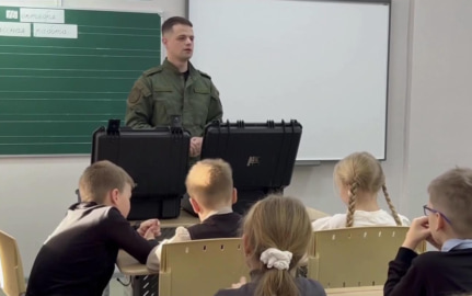 Сотрудники СК рассказали школьникам, как не попасться на уловки вербовщиков в интернете