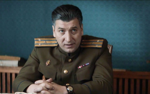 Расследование под угрозой: тайна предателя в "Художнике"