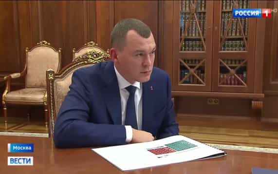 Российским спортсменам вернули право выступать с флагом и гимном