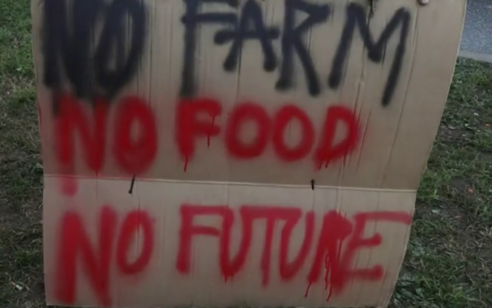 Протесты и забастовки привели к дефициту продуктов в Италии