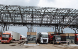 Поток машин по международному мосту через пункт пропуска Кани-Курган вырос почти вдвое