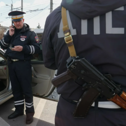 "Бесправные" водители оплатят дороги