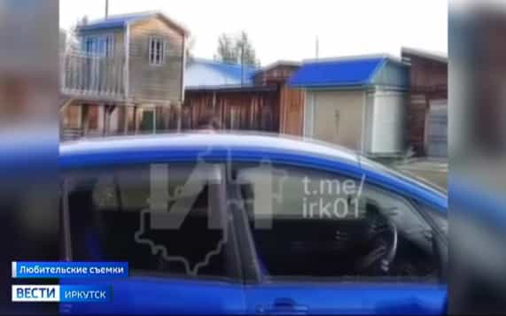 В Киренске мужчина разбил машину соседки арматурой