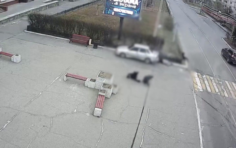 В Северобайкальске автомобиль сбил трех человек на пешеходном переходе