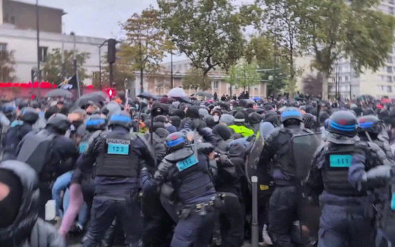 Во Франции  задержали еще тысячу протестующих