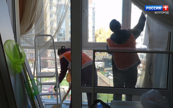 В Белгороде устраняют последствия массированной атаки беспилотников ВСУ