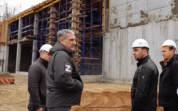 Василий Орлов оценил ход работ на ключевых объектах в поселке Серышево