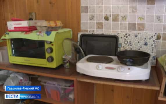 Волонтеры помогают ярославне восстановить жилище после пожара