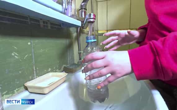 Грязная вода разрушает дома курян