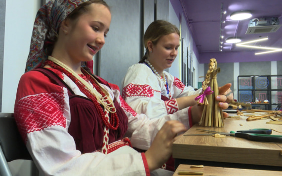 В псковском Доме молодежи прошел межрегиональный смотр этнокультурных центров