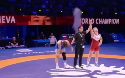 Россиянка Алина Касабиева выиграла золото на чемпионате мира по борьбе