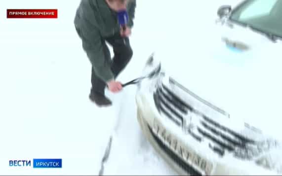 Прямое включение: снегопад осложнил движение на дорогах Иркутской области