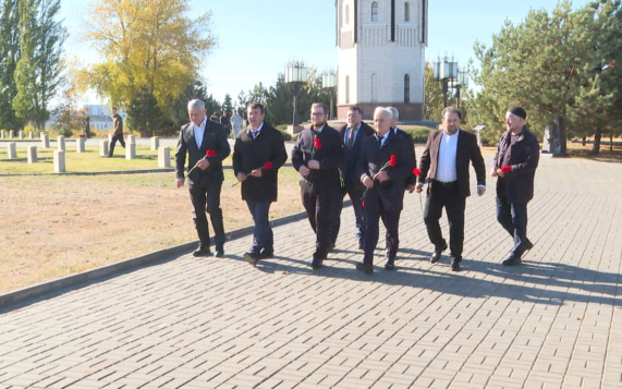Делегаты из Дагестана посетили Мамаев курган
