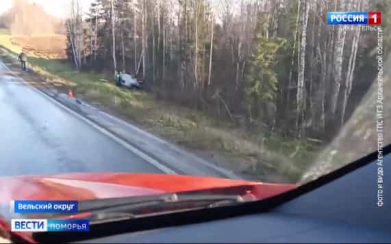 Машина скорой помощи перевернулась на трассе Вельск — Коноша