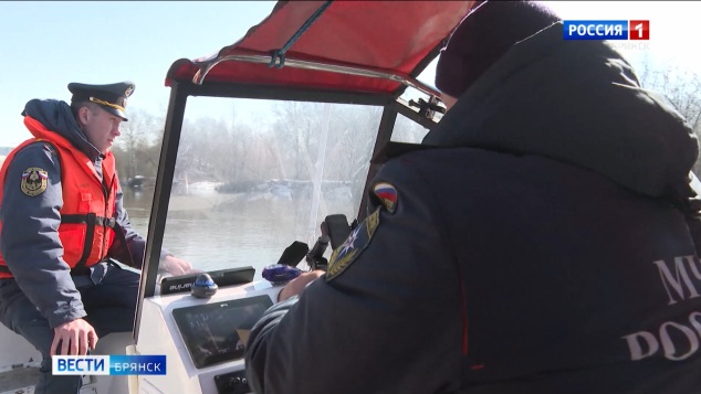 Спасатели возобновили поиски утонувшего в Десне мальчика